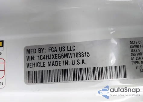 2021 Jeep Wrangler Unlimited Sahara Altitude 4X4 z USA, uszkodzony, nr VIN 1C4HJXEG6MW703815